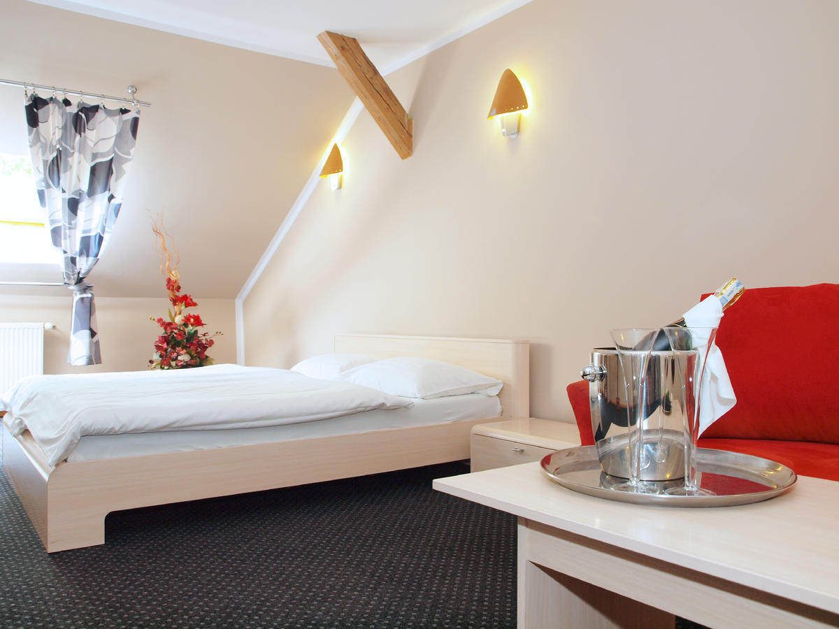 Hotel Keszyca Lesna Luaran gambar